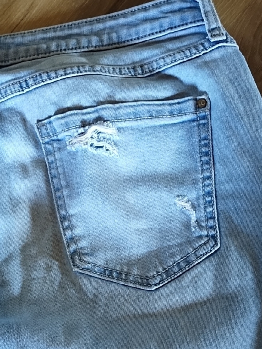 LC Lauren Conrad Light Blue Distressed Jeans - Picture 10 of 14